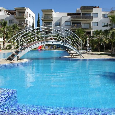 Danaos Pool View Apartment Paphos Ngoại thất bức ảnh